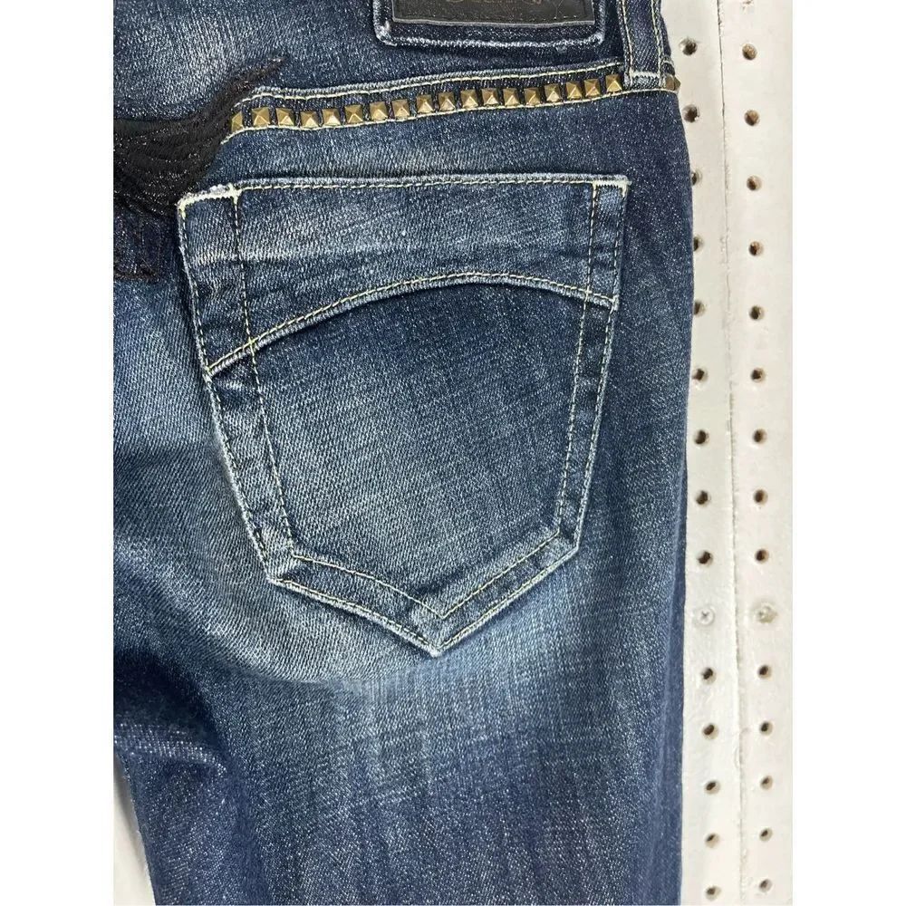 Robin’s Jeans - Picture 11 of 16